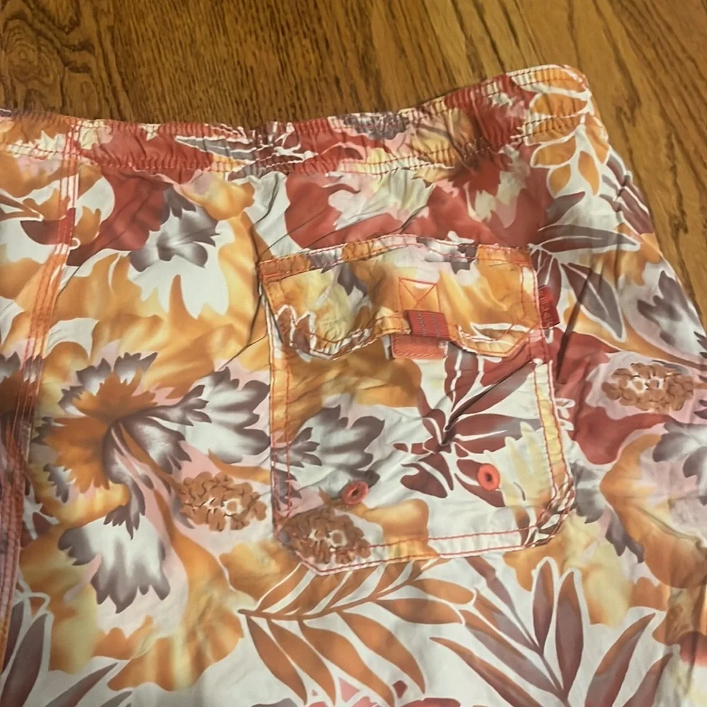Tommy Bahama Men’s Orange and Red Swim Trunks Size XL